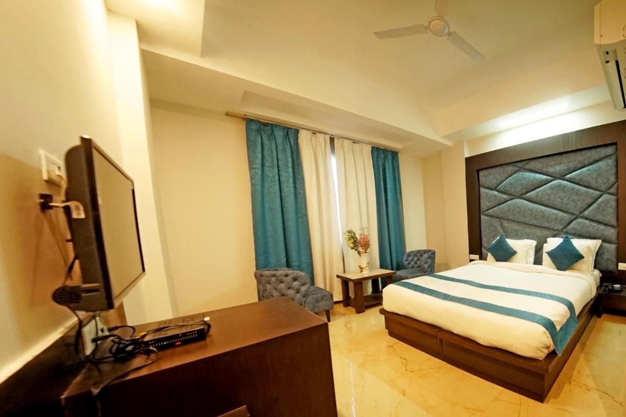 Hotel Crimson Palace Agra  Extérieur photo