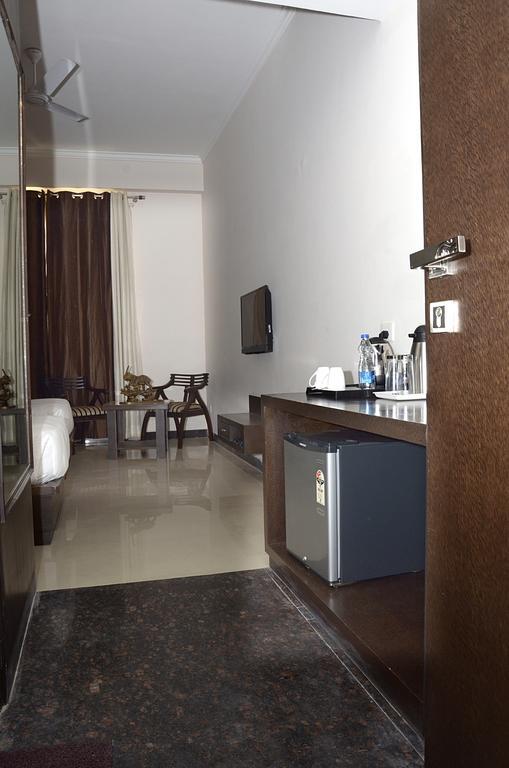 Hotel Crimson Palace Agra  Extérieur photo