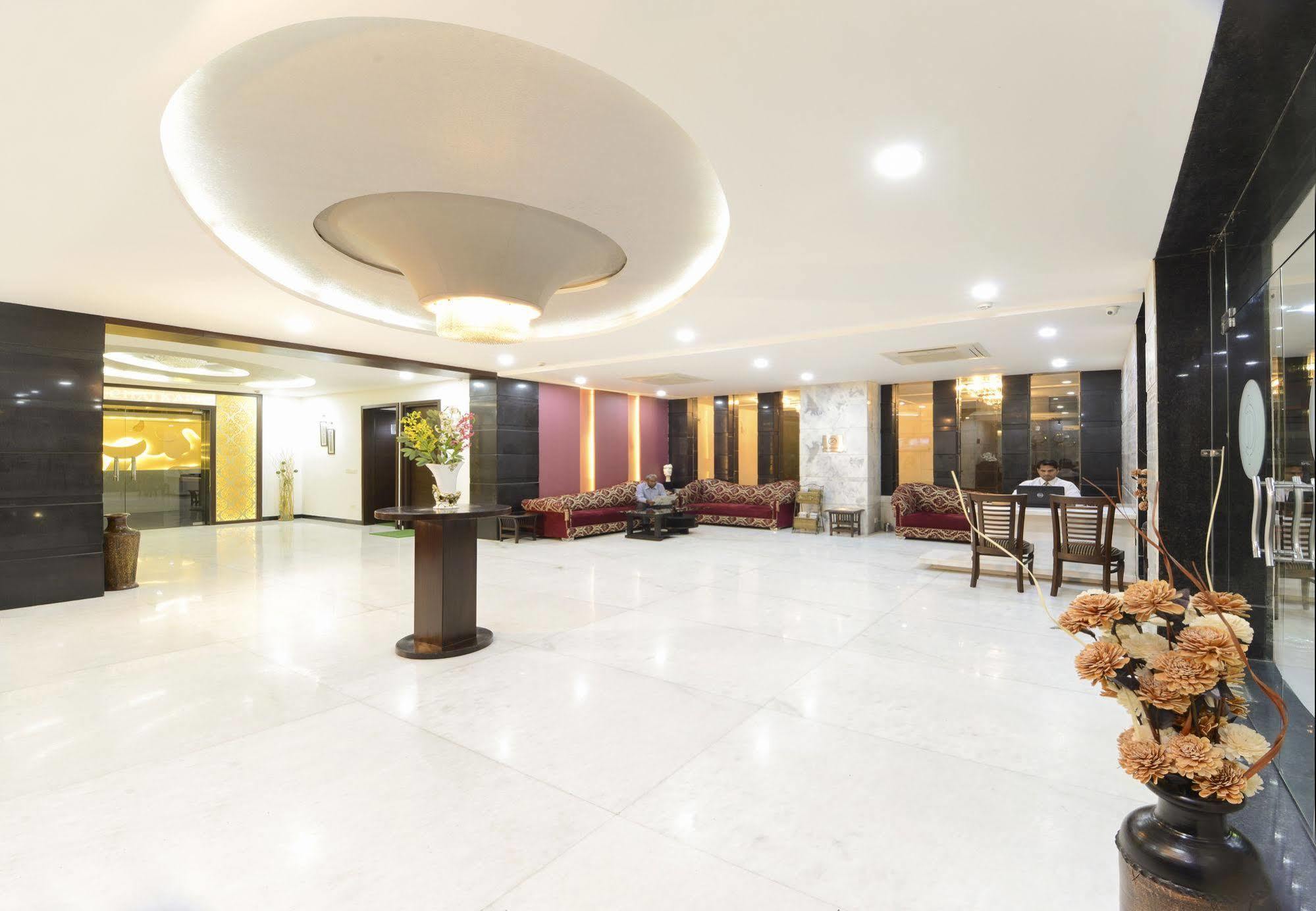 Hotel Crimson Palace Agra  Extérieur photo