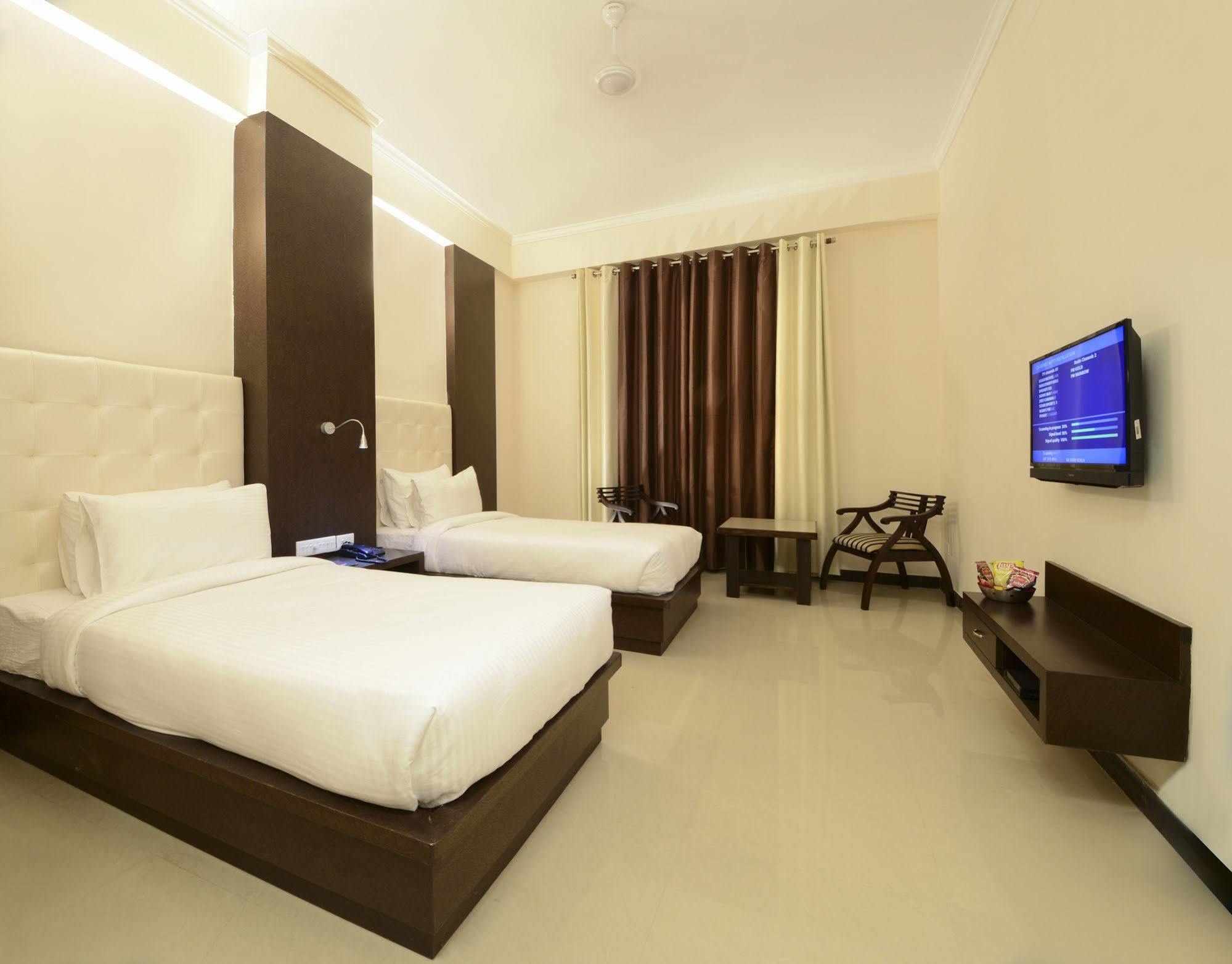 Hotel Crimson Palace Agra  Extérieur photo