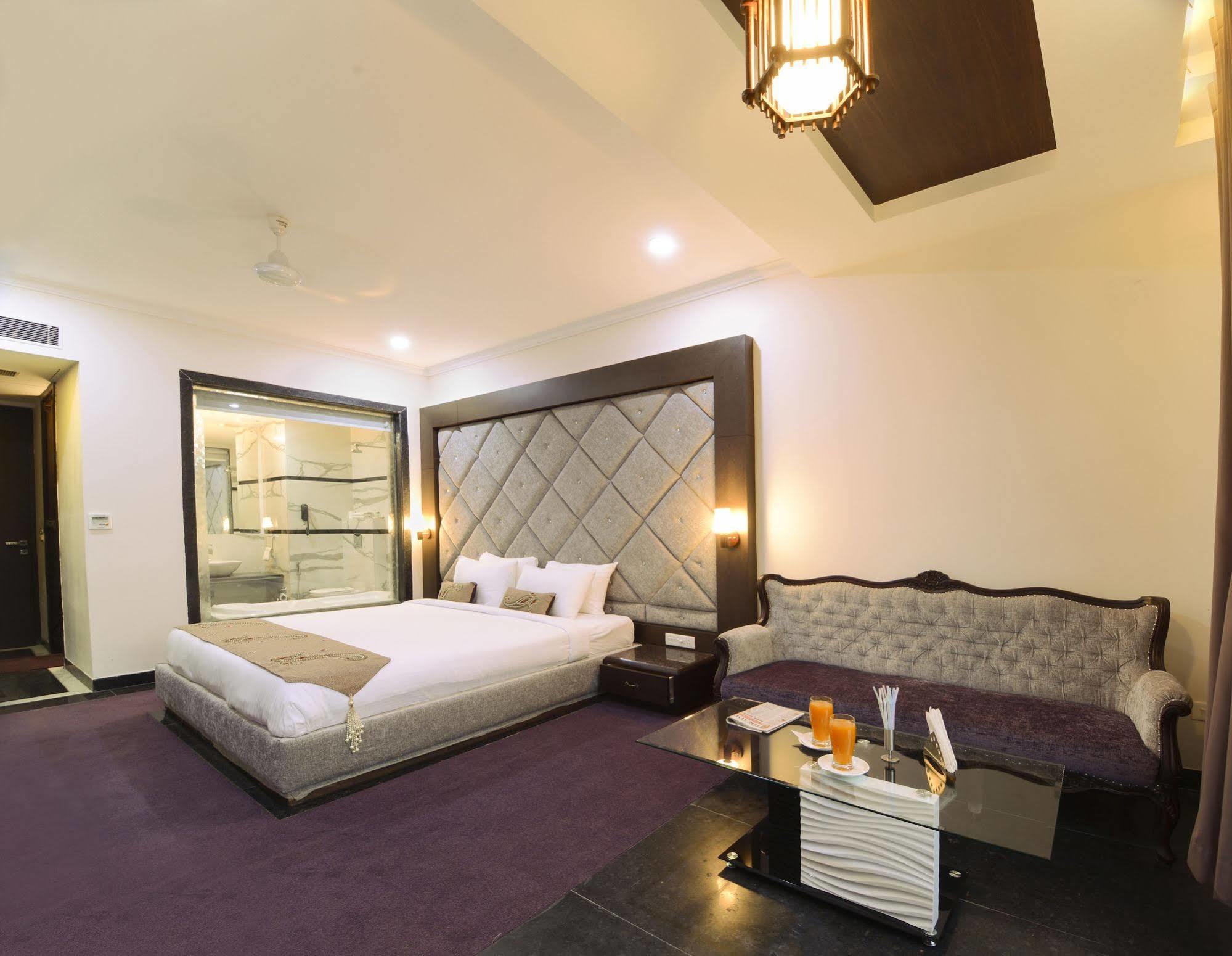 Hotel Crimson Palace Agra  Extérieur photo