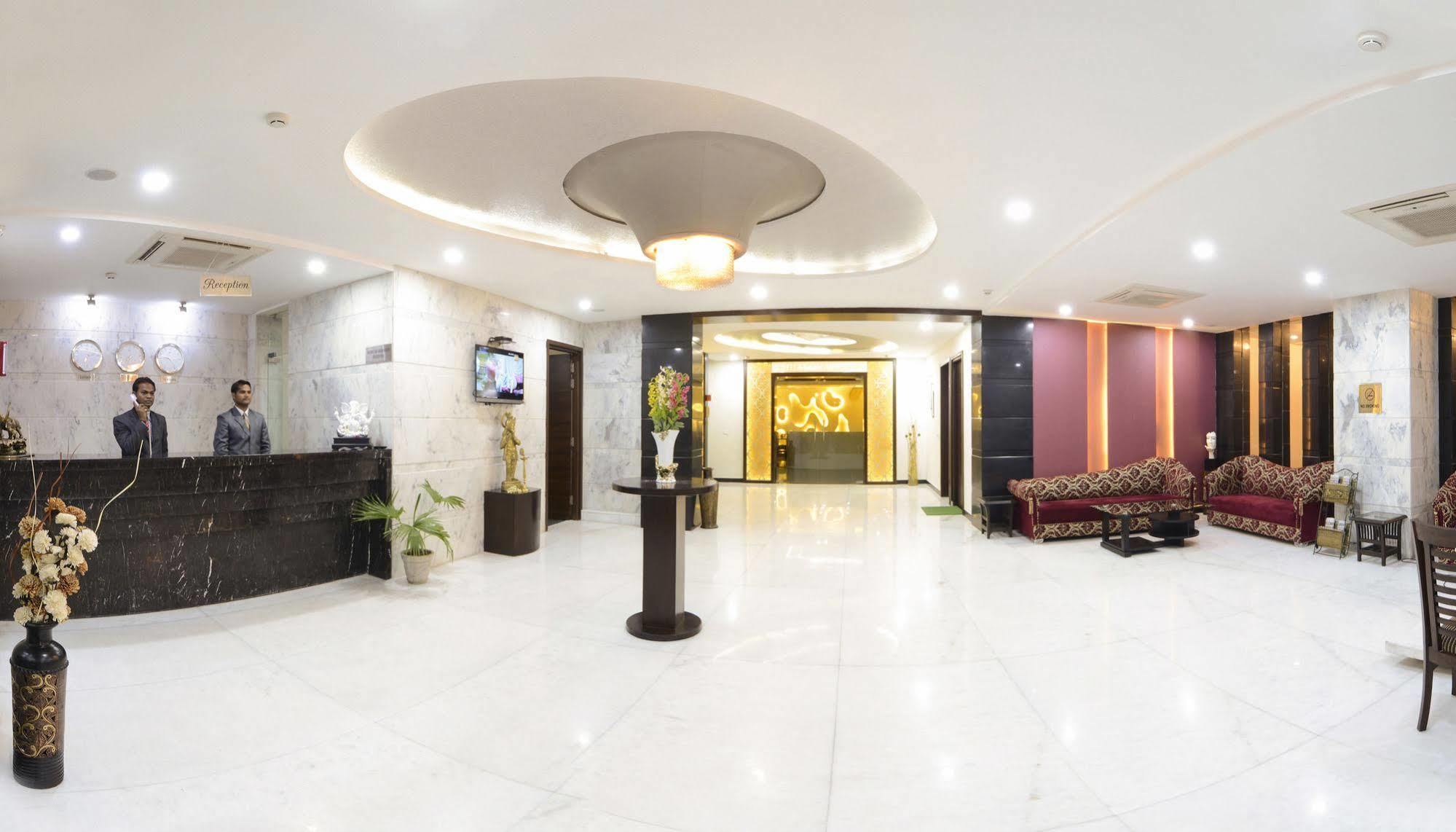 Hotel Crimson Palace Agra  Extérieur photo